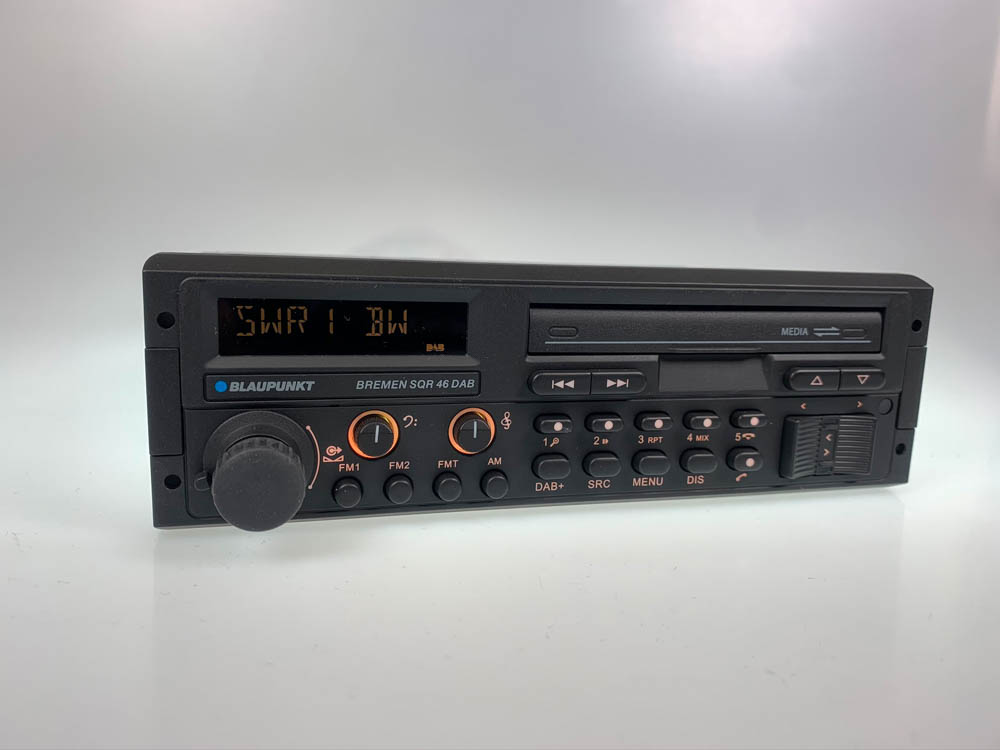 Youngtimer Autoradio Bremen SQR 46 mit DAB+ von Blaupunkt 