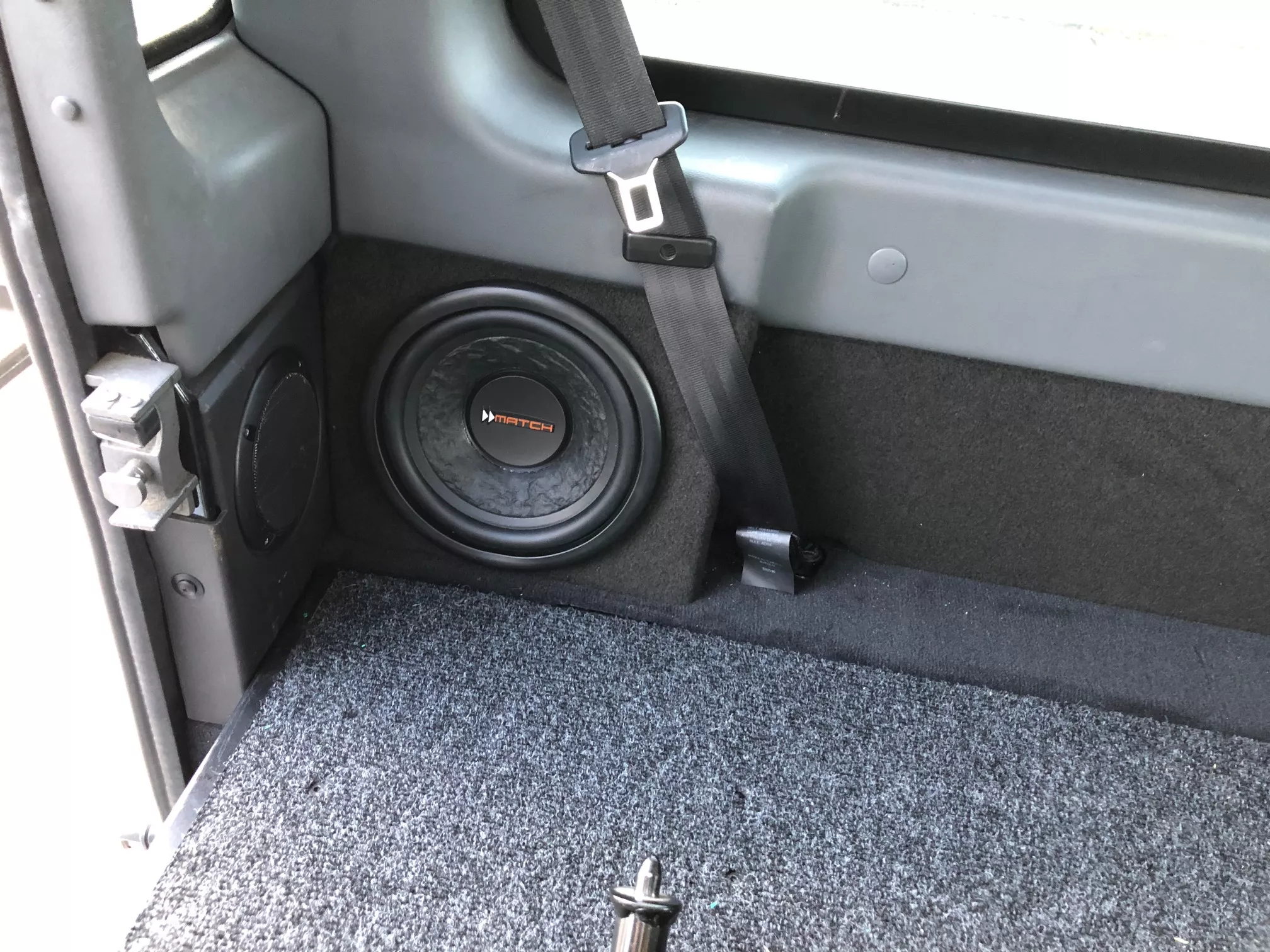 Subwoofer-Box für Landrover Defender